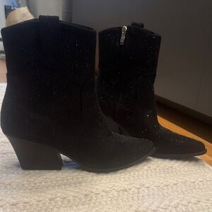 Chic Black Heeled Boots